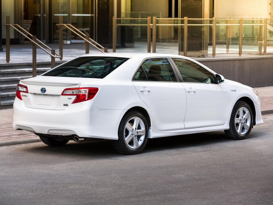  Toyota Camry Hybrid SE 2014 года  (фото 3 из 18)